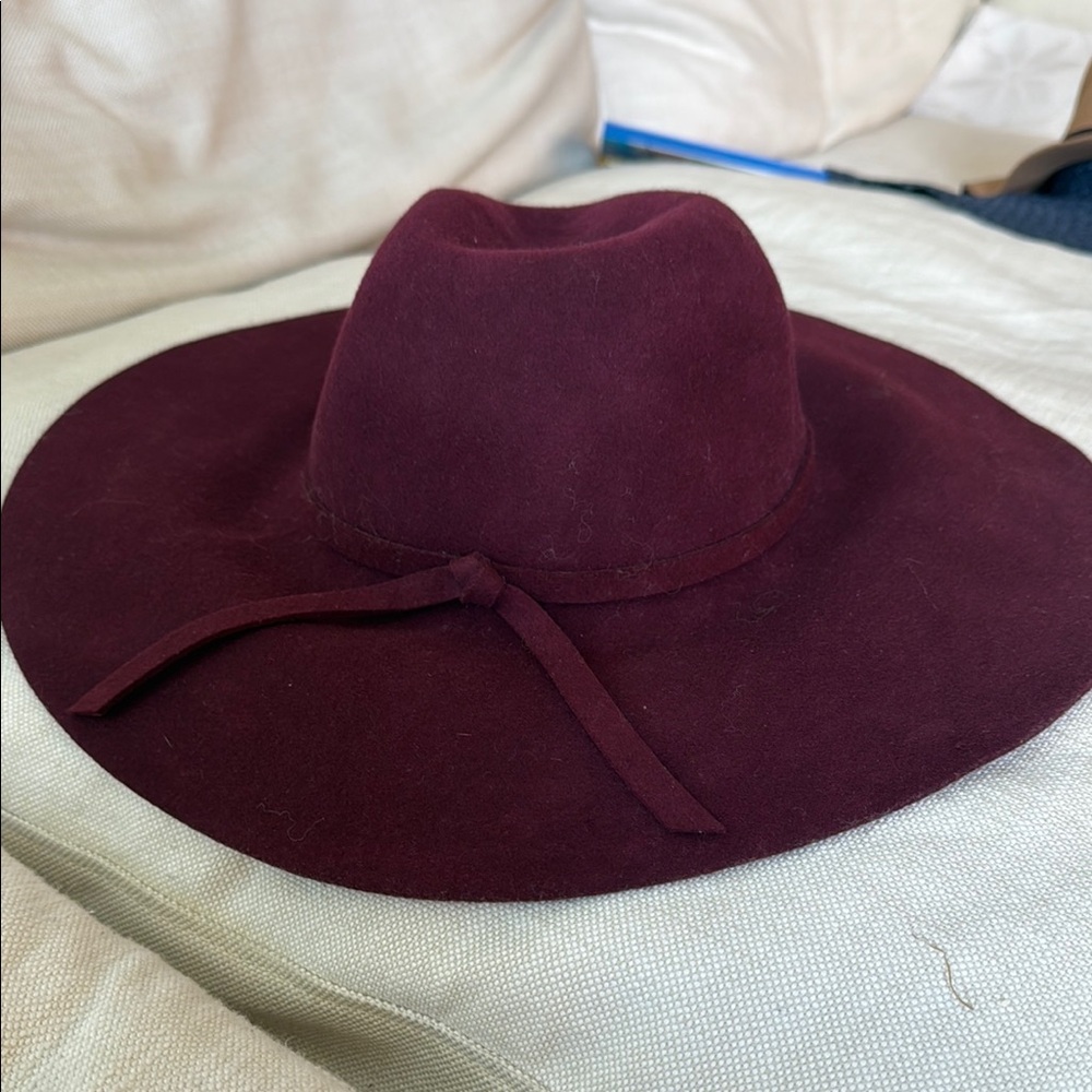 Elegant Burgundy Wide-Brim Hat